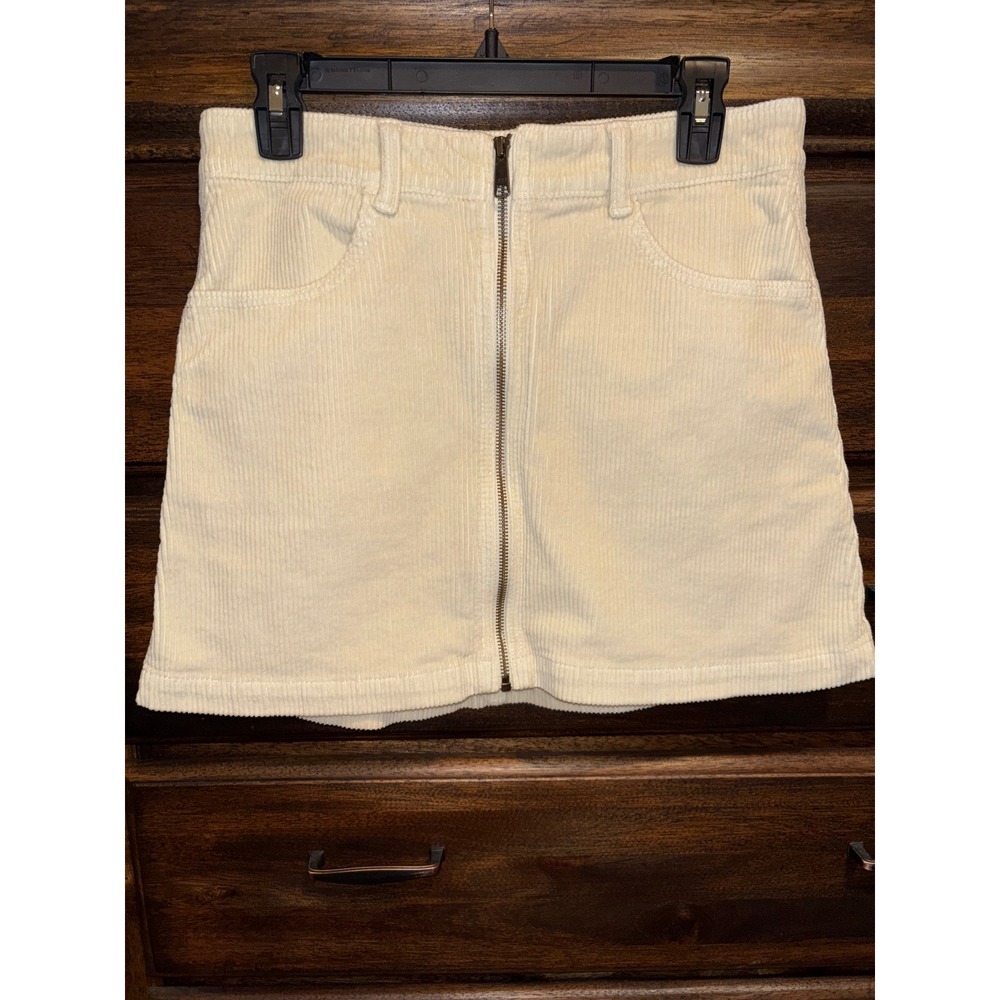 American Eagle Cream Corduroy Mini Skirt Super Stretch Front Zip Size 8 Regular